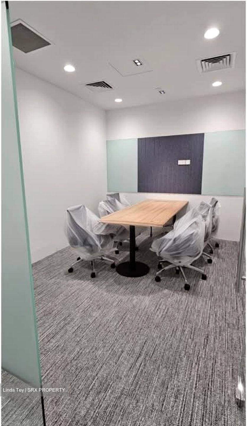 Lippo Centre (D2), Office #575772921